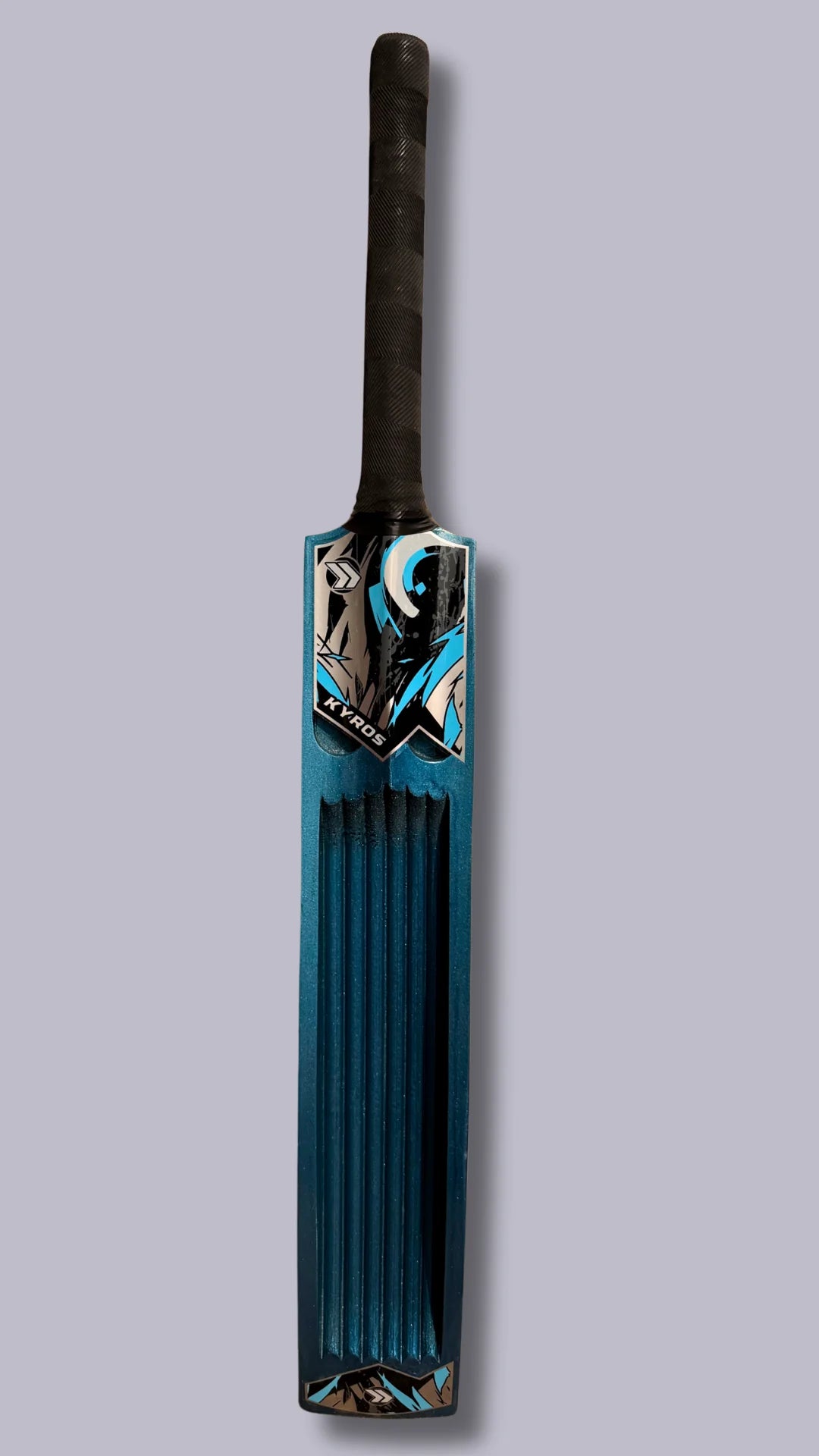 Kyros (Painted bat) - Medium blade