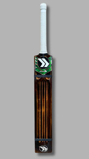 Khanna Knox ( Medium Blade - Burn Bat)