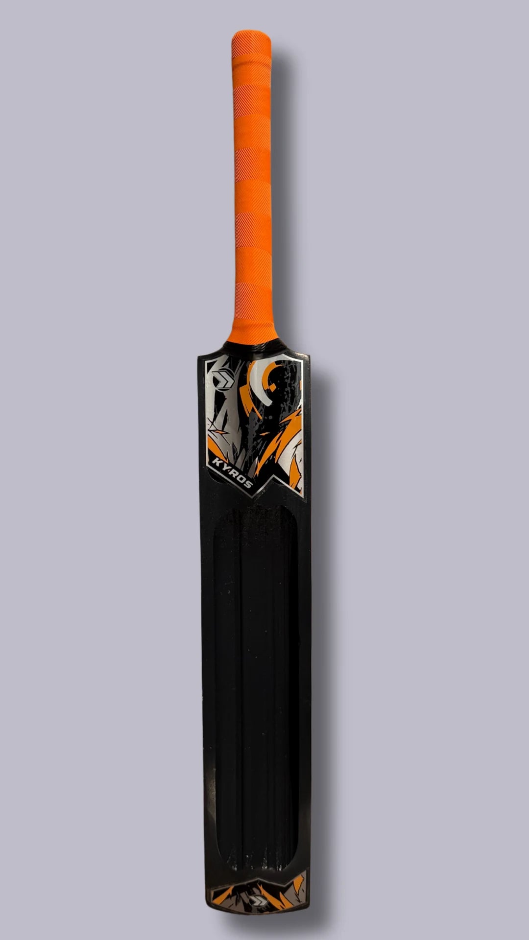 Kyros (Painted bat) - Medium blade
