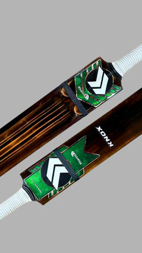 Khanna Knox ( Medium Blade - Burn Bat)